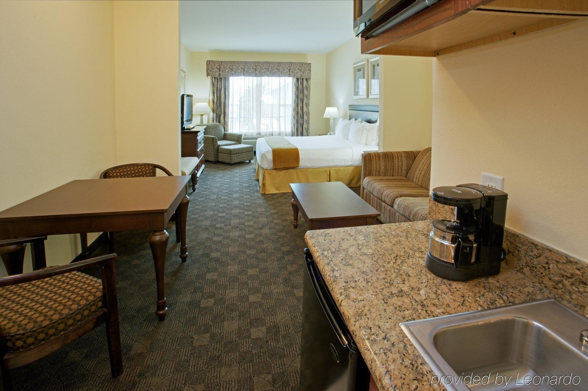 Holiday Inn Express Pearland By Ihg Oda fotoğraf